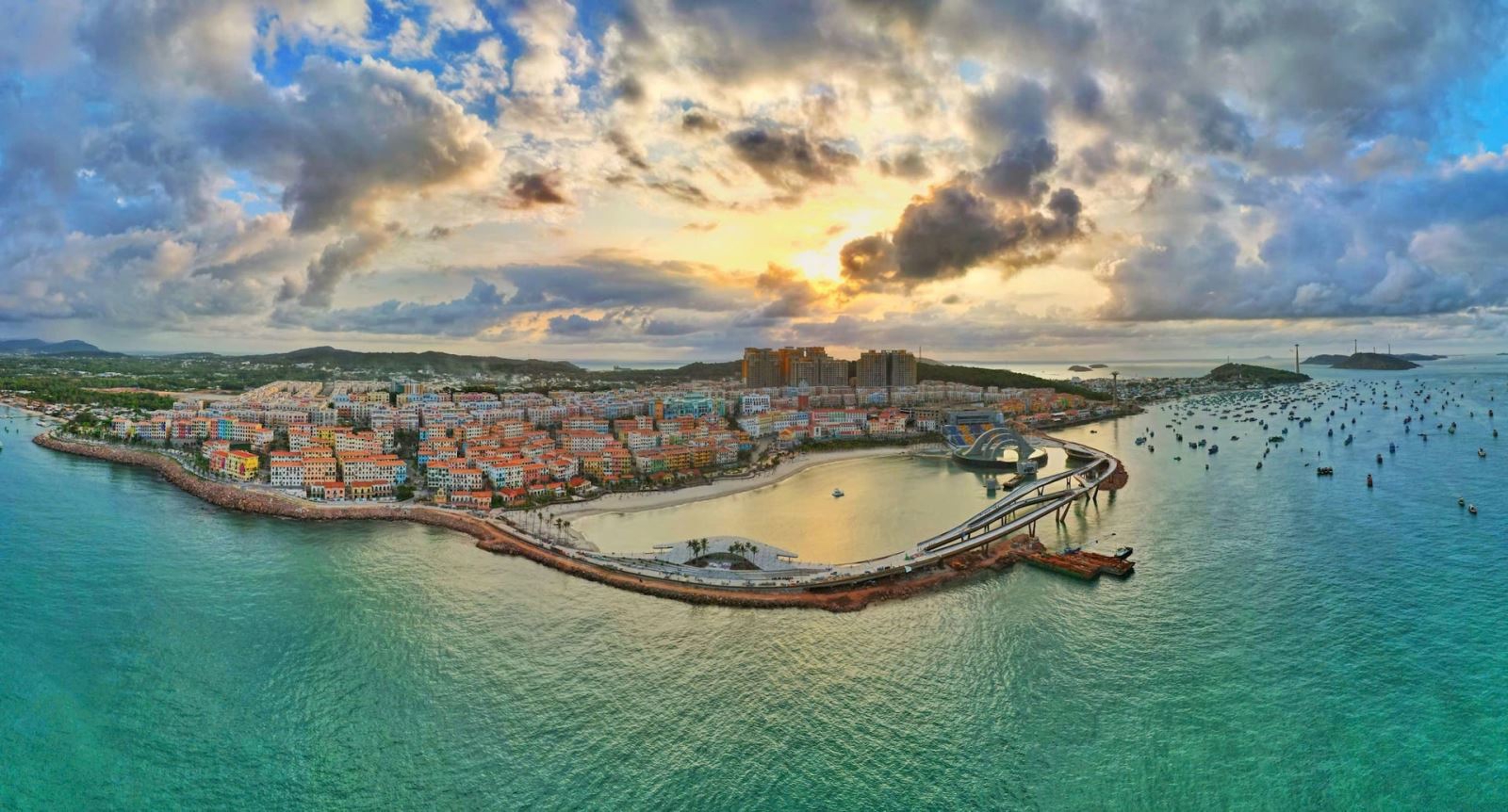 Phú Quốc là hòn đảo lớn nhất của Việt Nam với diện tích gần 589 km². (Ảnh: VnEconomy)